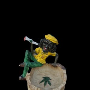 funny-man-resin-ashtray-4